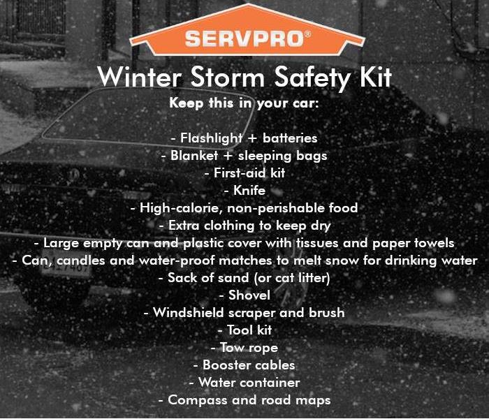 A graphic listing what you should keep in your car to stay safe during a winter storm.